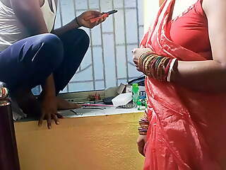 Bengali Bhabhi XXX pussy fuck after seduce electrician on the move HD hindi porn video clear hindi audio