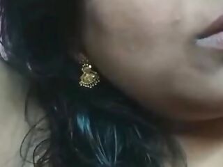 Tami ponnu boobs showing in go to the bathroom for stepbrother natural beauty sexy lips telugu fuckers