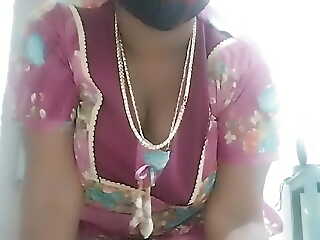 Gaaji Tamil housewife inculcation carrot into the pussy