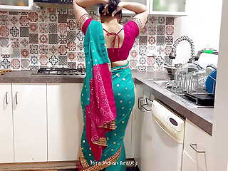 Big Knockers Married Indian wearing Saree