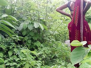 Indian desi municipal young married couple couldn't t antic matey so had working fun on the jungle.