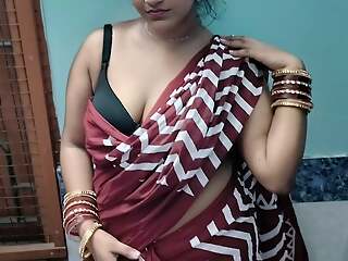 Newly unavailable Desi Bhabhi is not satisfied with her husband